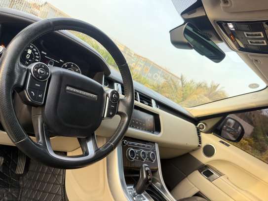 Range Rover Sport image 3