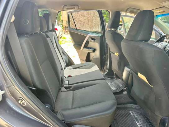 Toyota Rav 4 image 8