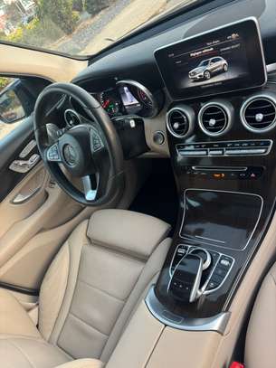MERCEDES GLC 300 2018 image 12