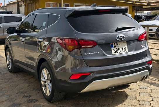 Hyundai Santa Fe 4WD image 3