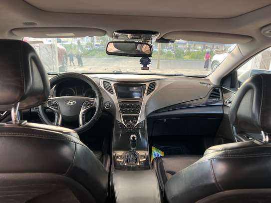Hyundai grandeur 2014 full option image 4