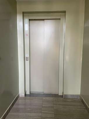 Bel appartement moderne à Amitié 2 image 5
