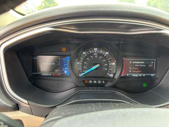 Ford Fusion HYBRID image 10
