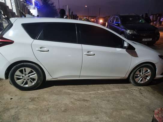 Toyota Auris 2018 image 3