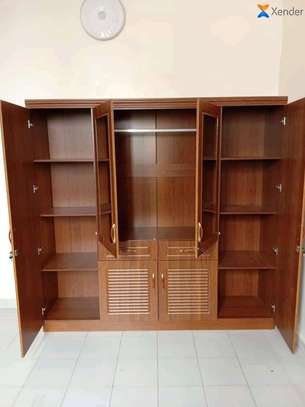 Armoire marron et blanc image 11