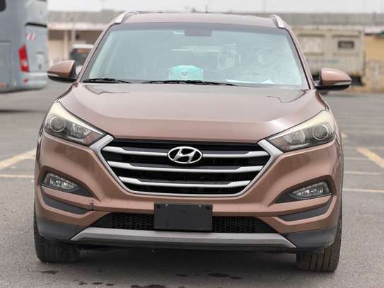 Hyundia Tucson image 9