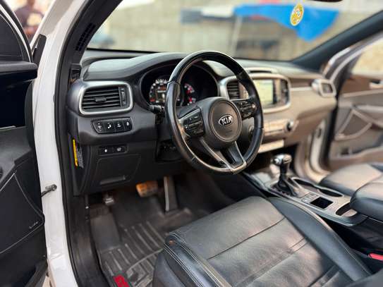 Kia Sorento SX image 13