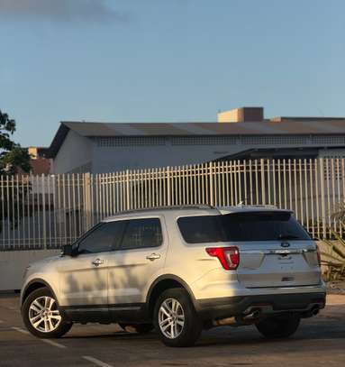 FORD EXPLORER 2018 image 4