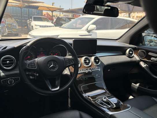 Mercedes GLC 300 4MATIC SUV noir automatique image 6
