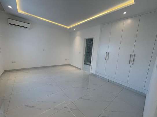 Appartement F5 à louer Almadies image 11