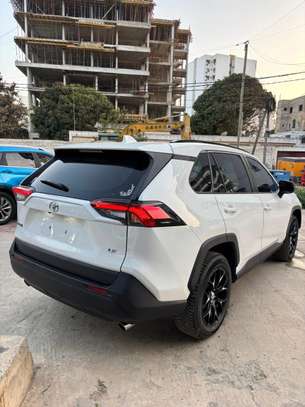Toyota Rav 4 2020 image 3