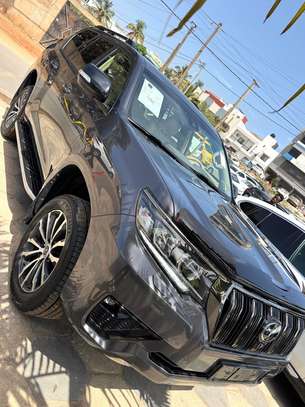 Toyota Land cruiser VX image 7