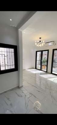 Appartement à vendre à la Cité Mackiyou Faye image 8