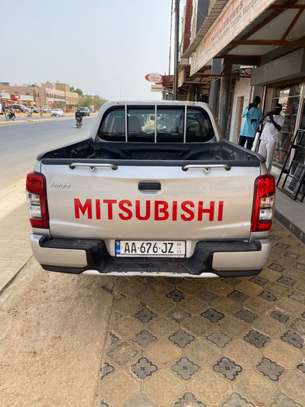 Mitsubishi L200 2022 image 15