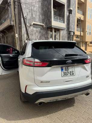 Location de voiture ford edge image 4