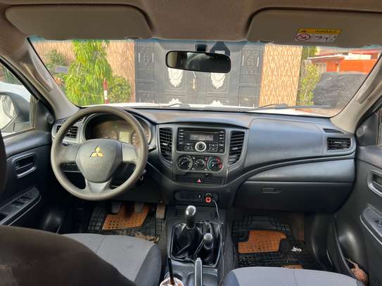 Mitsubishi L200 double cabine 2020 image 5