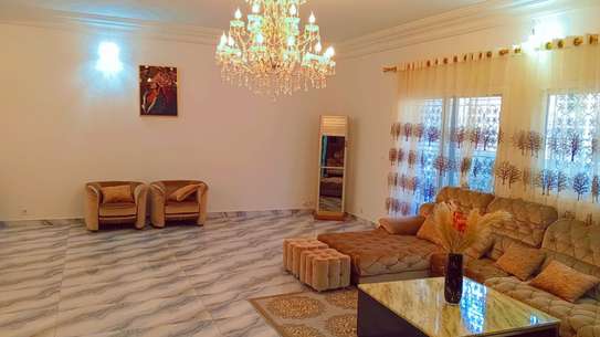 BEL APPARTEMENT MEUBLÉ À LOUER ALMADIES image 2