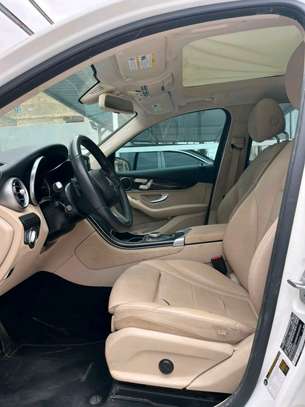 Mercedes-Benz image 6