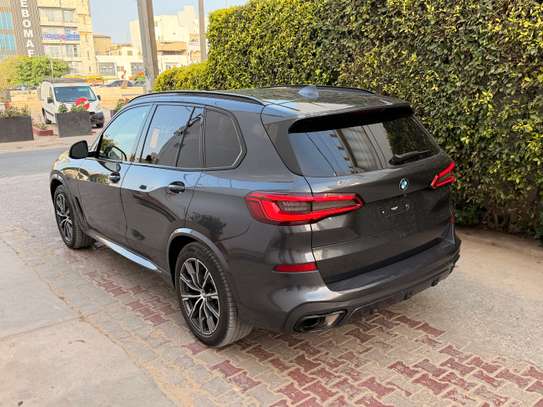 BMW X5 _2020 image 6