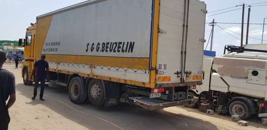Renault magnume 26 tone 2012 image 3