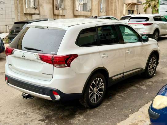 MITSUBISHI OUTLANDER 2017 image 11