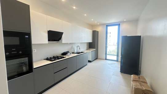 Appartement F4 à louer aux Almadies route King fahd image 2