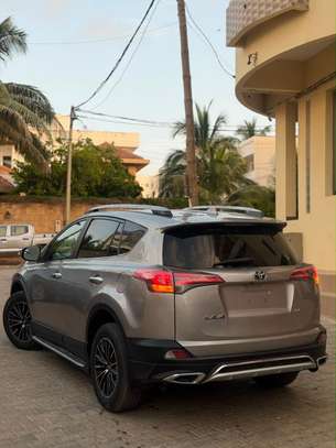 TOYOTA RAV4 XLE ANNÉE 2018 image 11