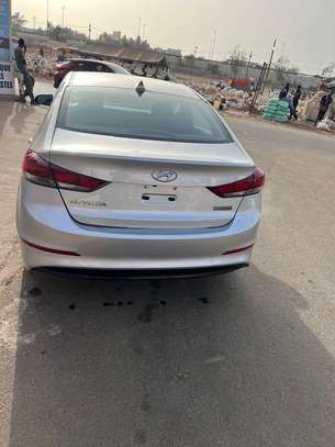 Hyundai élantra image 11