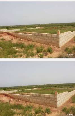 Terrain de 300m2 image 2