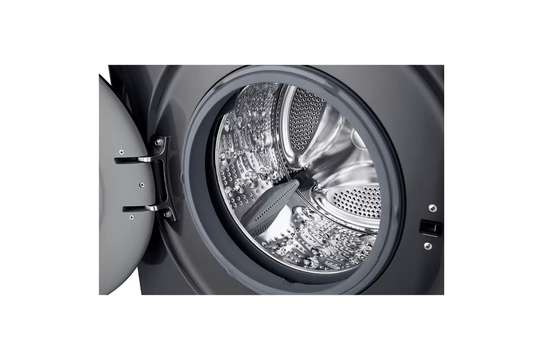 MACHINE A LAVER LG 8KG FRONT LOAD GRIS F2Y1TYP6J image 5