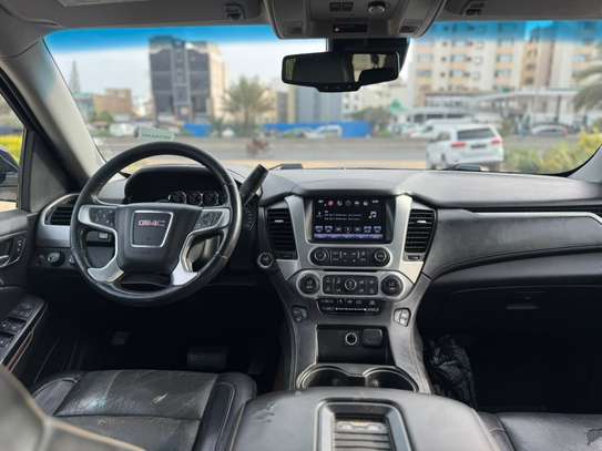 GMC YUKON XL image 10