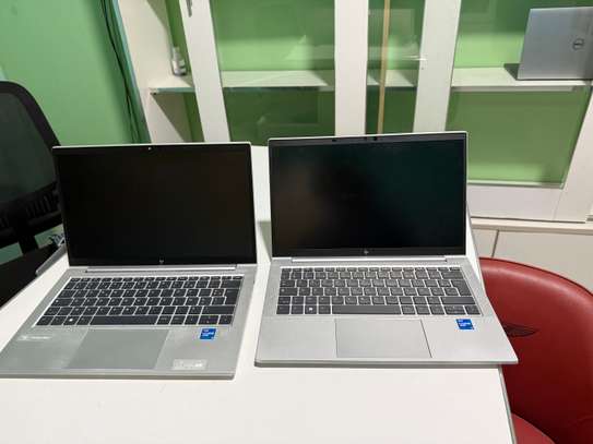 HP 830 elitebook G8 i5 image 5