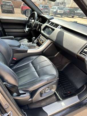 Range Rover sport image 9