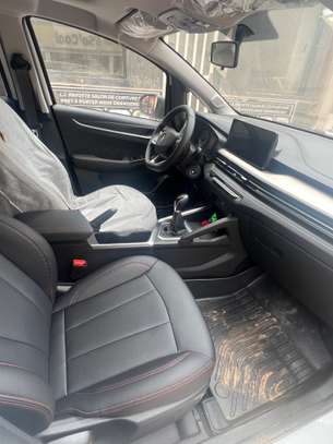 SUV compact idéal pour Yango, sociétés et particuliers image 2