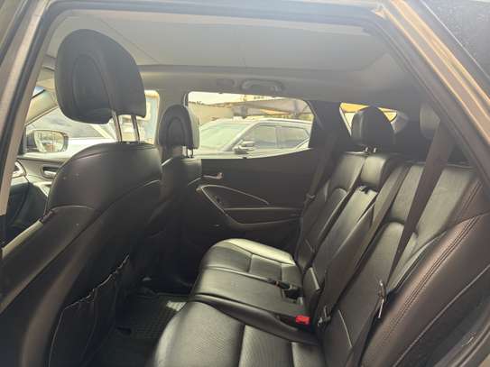 Hyundai Santa Fe 2017 m8SUV gris métallisé spacieux image 5