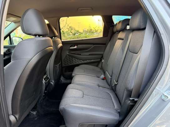 Hyundia Santafe image 8