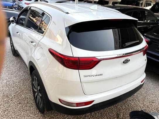 KIA SPORTAGE image 5