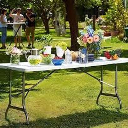 Table pliante pour  fêtes et événements 2.40M image 3