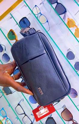 Sac à main en cuir pour homme image 3
