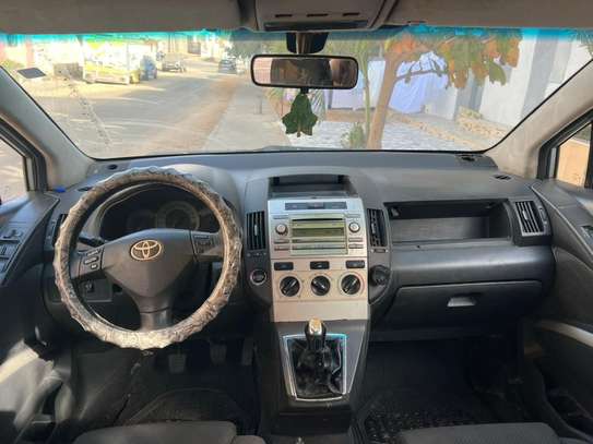 Toyota verso image 4