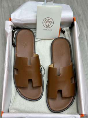 Sandale de luxe Berluti, Versace Louis VuittonHermès homme image 12