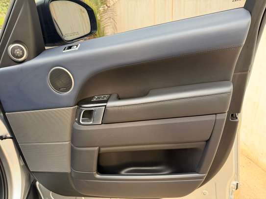 Range Rover sport image 10
