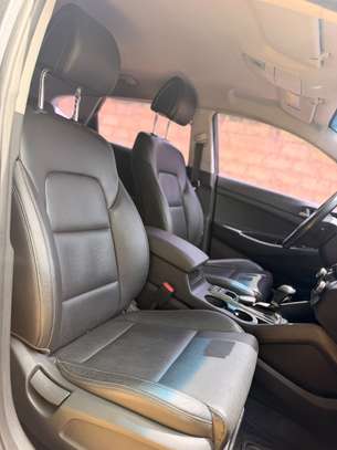 HYUNDAI TUCSON 2018 image 10