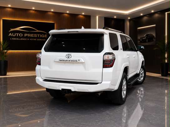 Toyota 4-Runner 2020 image 2