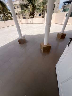 Jolie villa F7 avec piscine aux Almadies image 14