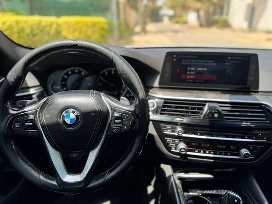 BMW* SERIE 5 530i* 🔘Année : *2017* image 3