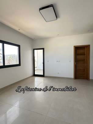 À louer – Superbe appartement F3 vue / mer à Yoff Océan image 9