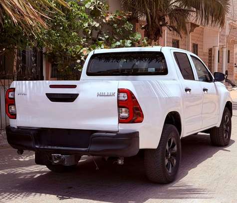 Toyota hilux 2017 manuel diesel image 15