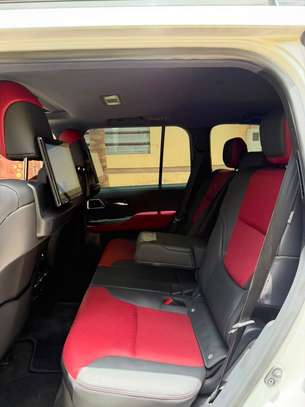 Toyota Land Cruiser 2024 image 4