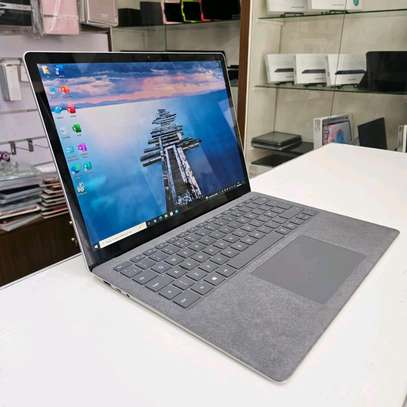 Microsoft Surface laptop2 i7 image 6